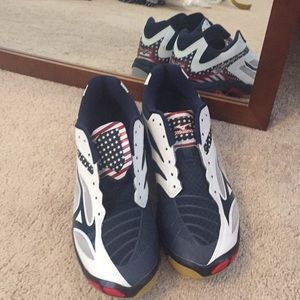Mizuno Volleyball sneakers